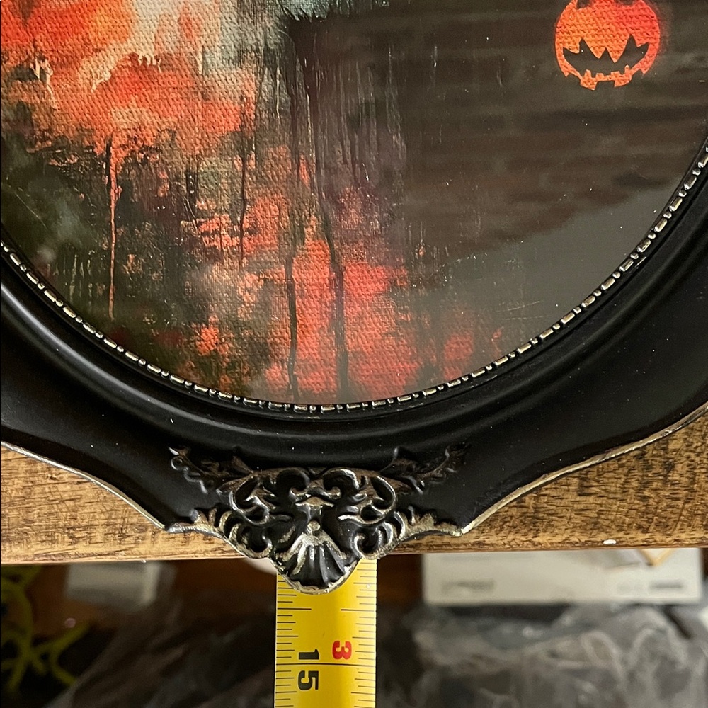 Halloween Themed Oval Wall Art - Picture 6 of 7